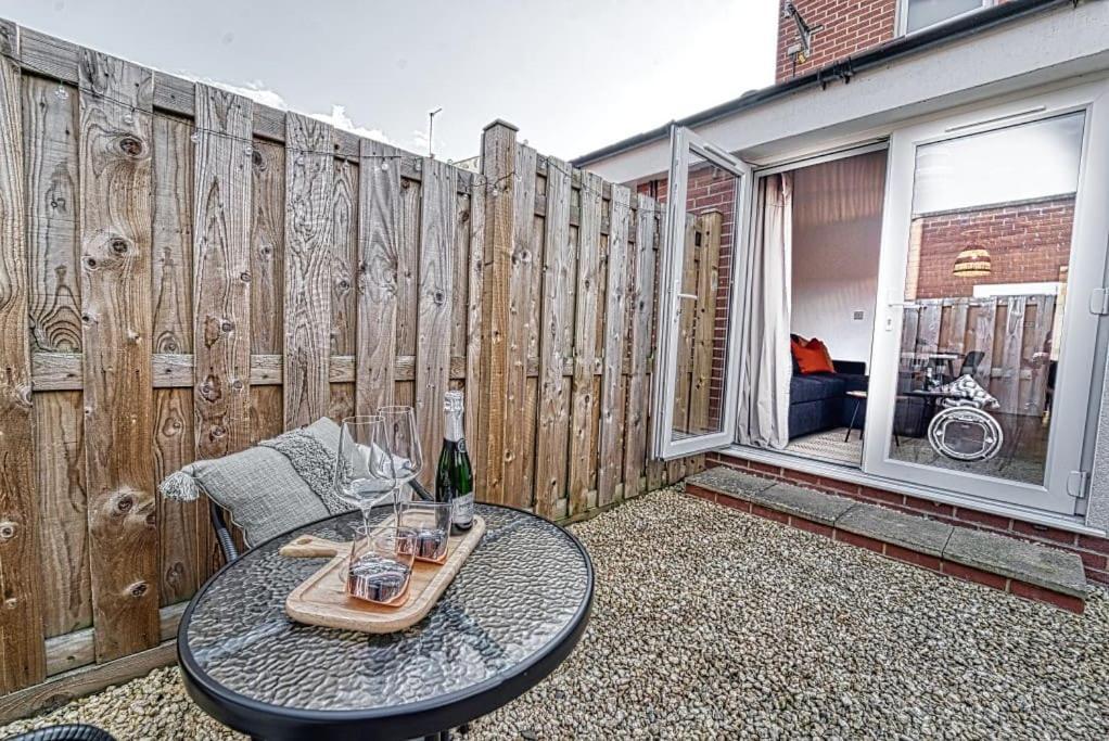 Guest Homes - Watledge House Apartment Tewkesbury Kültér fotó